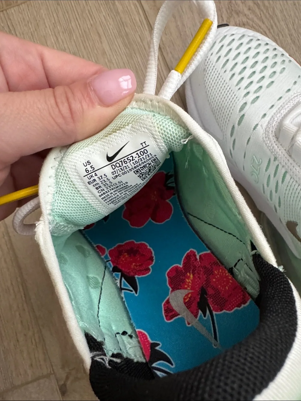 Nike White Mint Green Air Max 270 Sneakers